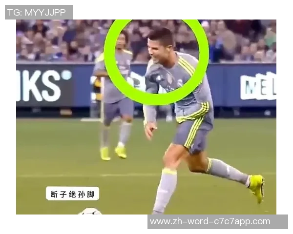 足球比赛中意外频发一脚踢中对手裆部引发的搞笑瞬间与反思